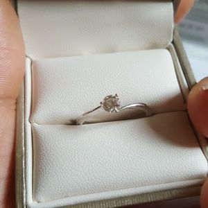 Diamond ring